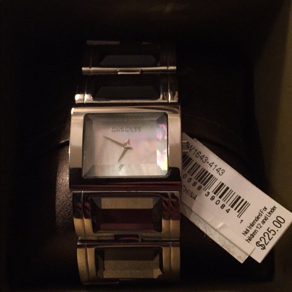 Beautiful new Carolee woman’s watch!🤩